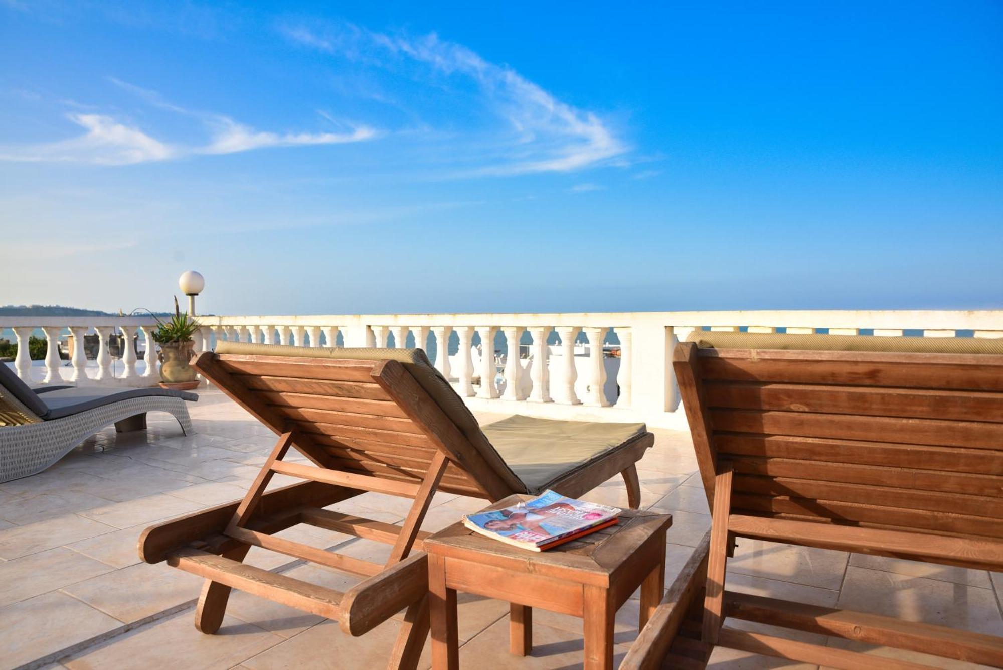 Vue Au Coeur De La Marsa Avec Grande Terrasse Privee Apartment *