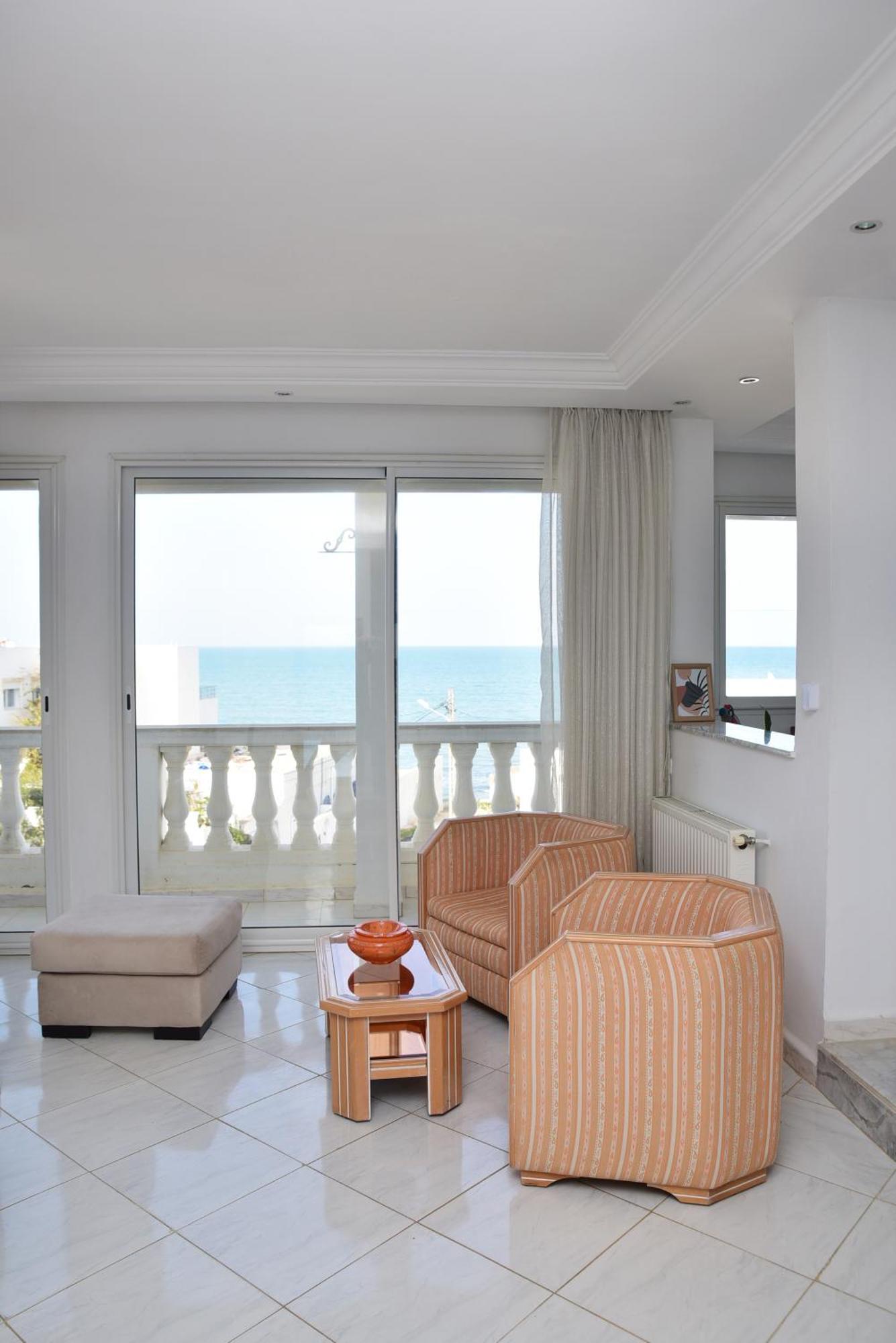 Vue Au Coeur De La Marsa Avec Grande Terrasse Privee Apartment