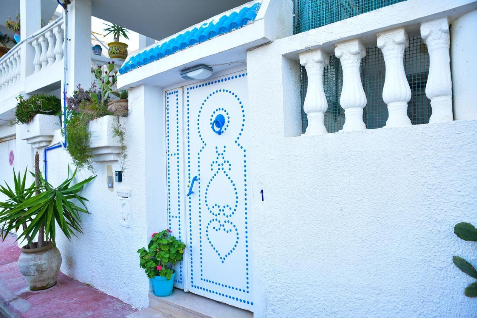 Vue Au Coeur De La Marsa Avec Grande Terrasse Privee Apartment *